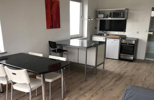 Moersenbroich Apartment | studio b - Fully Furnished 4 Person central Duplex Apt with large Rooftopterrace