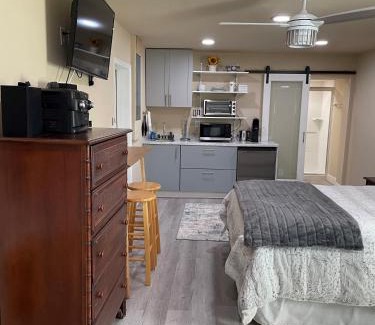 Polk City Apartment | Studio B
