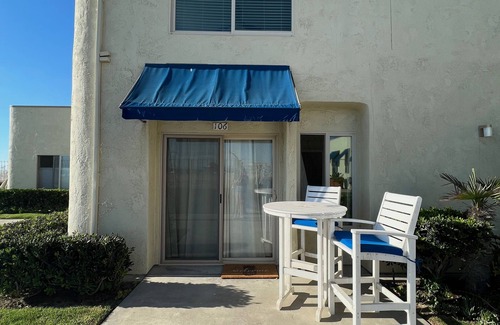 Huntington Beach Condo | Studio Beach Condo - 3 feet from the sand!