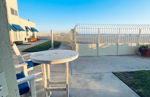 Huntington Beach Condo | Studio Beach Condo - 3 feet from the sand!