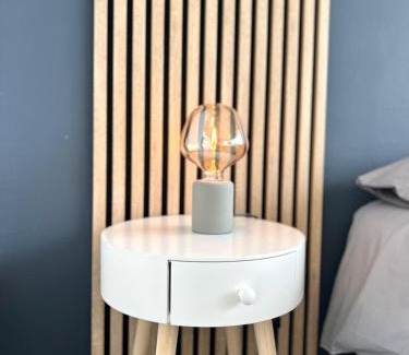Les Beaux-Arts Apartment | Studio Beaux Arts - *Proche centre *Clim *Balcon