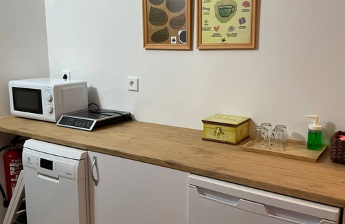 Consuegra Apartment | Studio 'Biblioteca' with Shared Terrace, Wi-Fi and Air Conditioning