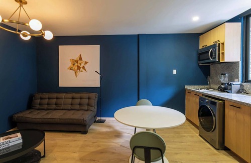 Roma Norte Apartment | Studio Bilbao: with private balcony and Rooftop Access