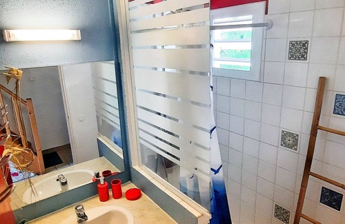 L'Autre-Bord Apartment | Studio Bis, vue Imprenable sur la Mer, à 50m de la Plage