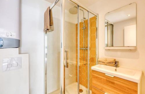Gif-sur-Yvette Apartment | Studio Black & Gold Proche Versailles