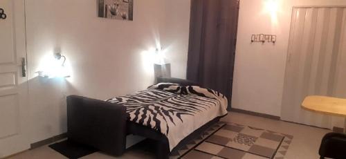 Bourg-Saint-Bernard Apartment | Studio Bonne Nuit