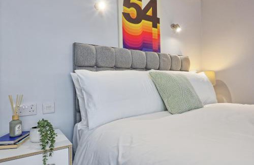 Chelmsford Apartment | Studio By Homestyles Hosts Short Lets & Serviced Accommodation Widford With Free WiFi