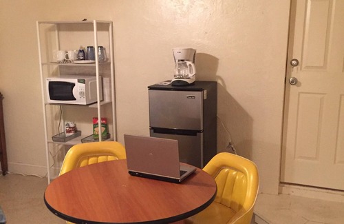 St. Pete Beach Apartment | Studio C walk to Sunset Beach