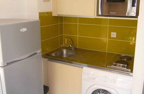 Le Port Apartment | Studio Cabin with Large Terrace 300m from the Beach