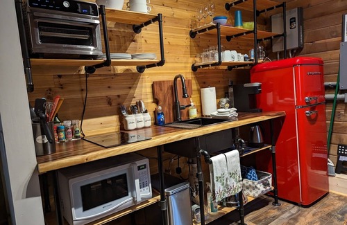 North Bend House | Studio Cabin, minutes from lake and trails