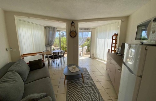 Le Barcares Apartment | Studio Cabine 4 Pers avec Terrasse, Face Mer, Accès Direct Plage, Proche Commerces et Parc Aqualand - FR-1-81-600