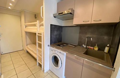 Le Barcares Apartment | Studio Cabine 4 Pers avec Terrasse, Face Mer, Accès Direct Plage, Proche Commerces et Parc Aqualand - FR-1-81-600