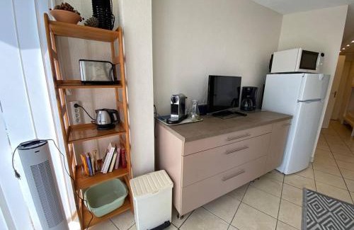 Le Barcares Apartment | Studio Cabine 4 Pers avec Terrasse, Face Mer, Accès Direct Plage, Proche Commerces et Parc Aqualand - FR-1-81-600