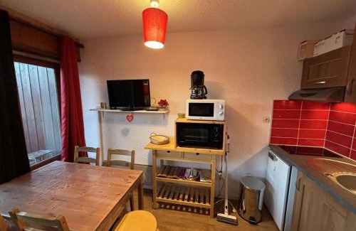 Auris Apartment | Studio cabine au pied des pistes, 3 couchages, parking - FR-1-297-326