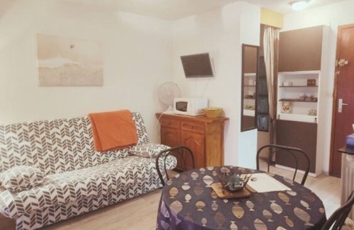 Gruissan Apartment | Studio Cabine Avec Terrasse et vue Imprenable sur L'entrée du Port