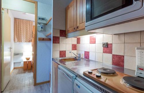 Les Avanchers-Valmorel Apartment | Studio cabine avec terrasse, accès direct aux pistes, idéal familles - FR-1-356-305