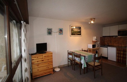 Auris Apartment | Studio cabine spacieux à 250m des pistes, 4 couchages, parking gratuit - Auris en Oisans - FR-1-297-248