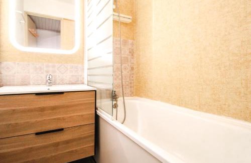 Flaine Apartment | Studio Cabine Sud, centre de Flaine, linge et menage compris