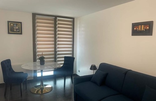 Neuilly-sur-Marne Apartment | Studio Chaleureux