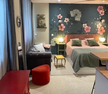 Ferrandiere - Maisons Neuves Apartment | Studio chic et romantique Lyon