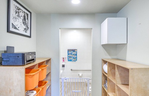 Norma Triangle Bed & Breakfast | Studio City 1/2 Mile from Universal. Preschool turned Bed and Breakfast