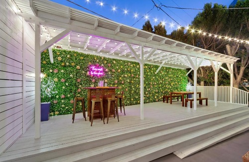 Studio City Bed & Breakfast | Studio City Contemporary Villa with Pool Sleeps 10