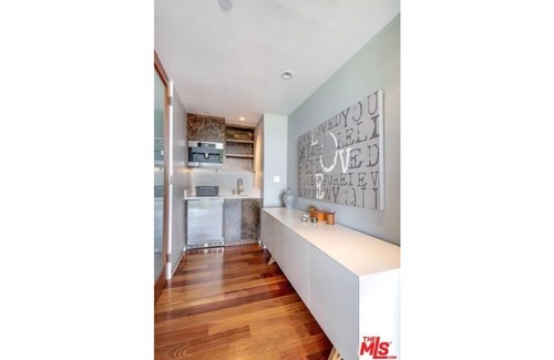 Studio City House | Studio City VIEWS VIEWS in the hills modern estate remodeled furnished ready for