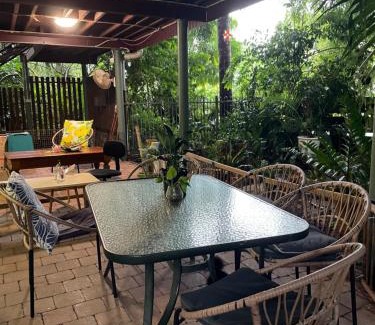 Jingili Bed & Breakfast | Studio Classic Tropical Darwin