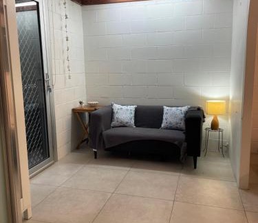 Jingili Bed & Breakfast | Studio Classic Tropical Darwin