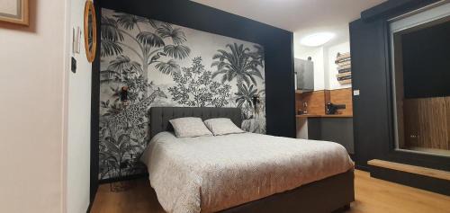 Clermont Ferrand City Centre Apartment | Studio climatisé Place de Jaude Garage balcon tv wifi