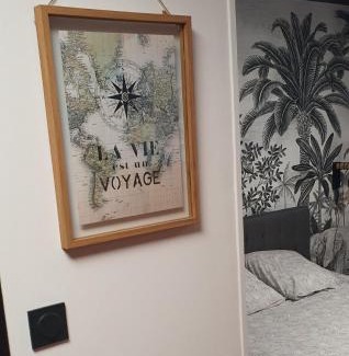 Clermont Ferrand City Centre Apartment | Studio climatisé Place de Jaude Garage balcon tv wifi