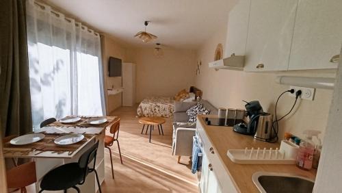 Carnoux-en-Provence House | Studio climatisé-terrasse-Netflix-jardin à 10 min de Cassis