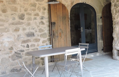 Lugan Apartment | Studio close to the cures of Cransac, Soulages Museum