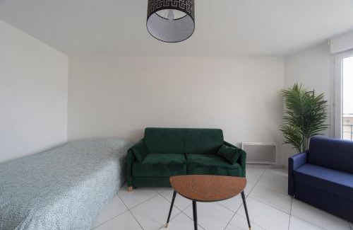 Bussy-Saint-Georges Apartment | Studio - Cocooning - 2 min gare