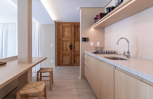 Sambaqui Apartment | Studio com banheira e vista para o mar CH2753