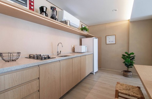 Sambaqui Apartment | Studio com banheira e vista para o mar CH2753