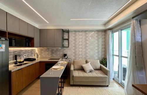 Santo Cristo Apartment | Studio com Varanda, 4p, Cozinha Completa, Enxoval, Wi-fi, Piscina , Sauna e Rooftop, Centro próximo a VLT e 20min de Copacabana