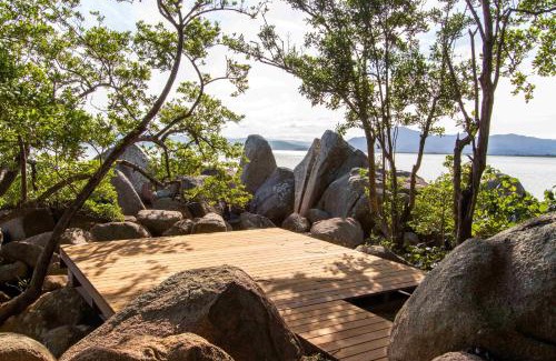 Sambaqui Apartment | Studio com vista deslumbrante do mar HS9005