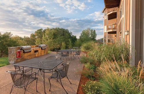 Galena Condo | Studio Condo Outdoor Golf in Galena!