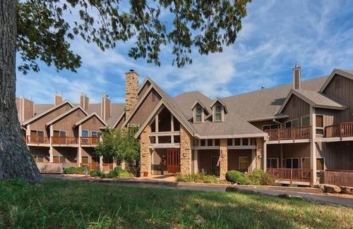 Galena Condo | Studio Condo Outdoor Golf in Galena!