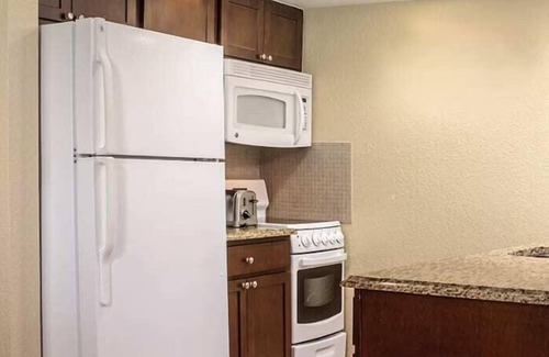 Survey Creek Condo | Studio Condo Pompano Beach Fun In Sun!