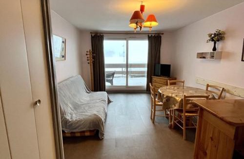 Laveissiere Apartment | Studio cosy avec terrasse ensoleillée - FR-1-787-26