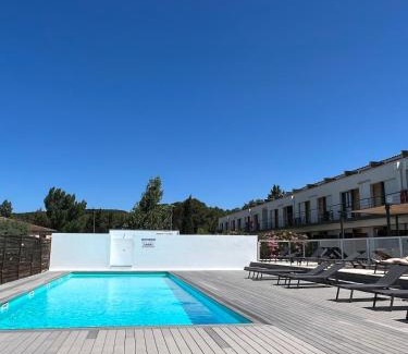 Aix-en-Provence Apartment | Studio cosy, résidence de tourisme avec piscine