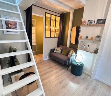 Saint-Victor Apartment | Studio Cosy rue Sainte/St Victor