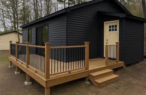 Gravenhurst House | Studio Cottage #8 - Jack Pine