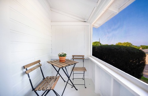 Waterford Cottage | Studio Cottage at Marina Bay