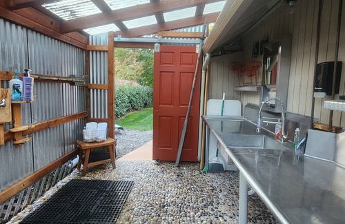Shady Cove Cottage | Studio Cottage On One Of The Top Ranked Steelhead Holes On The Upper Rogue