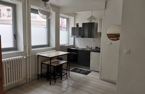 Zola - Pressense Apartment | Studio Cours Emile Zola Métro République Villeurbanne