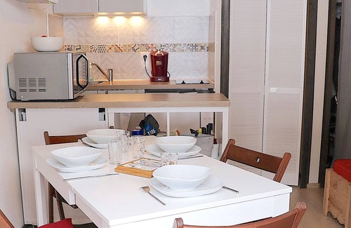 Bernex Apartment | Studio Cozy near Ski Slopes and Hiking Trails in Bernex