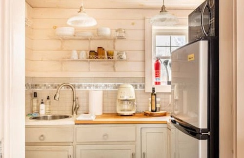 Mount Tremper House | Studio · Cozy Waterfront Cabin Couples Spa Hiking
